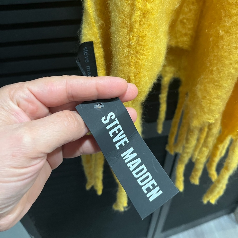 Steve‎ Madden Mustard Fringe Scarf - Picture 4 of 6